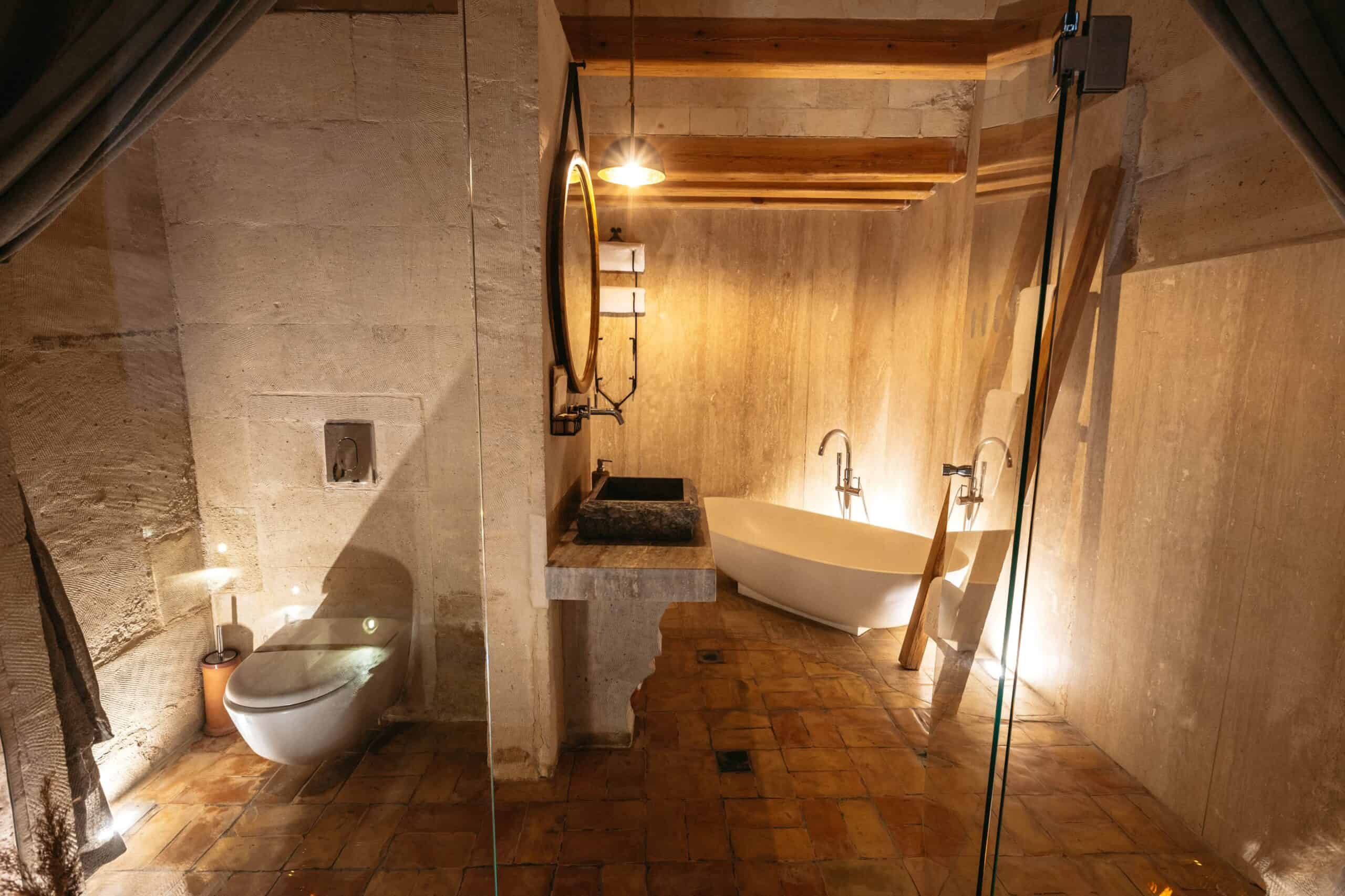 Cave room with a bathtub in the Millstone Cave Suite junior suite