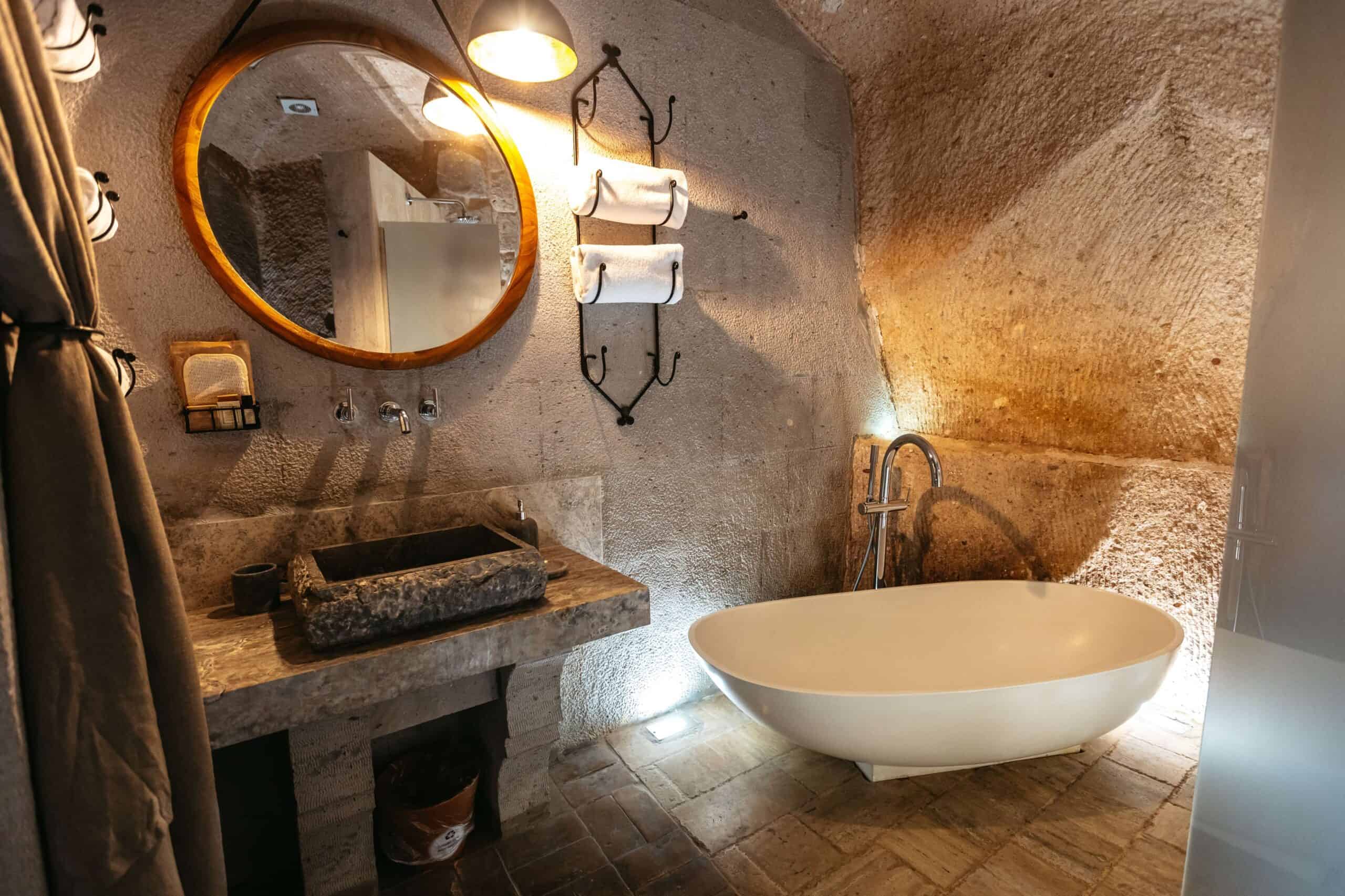 Cave room with a bathtub in the Millstone Cave Suite junior suite
