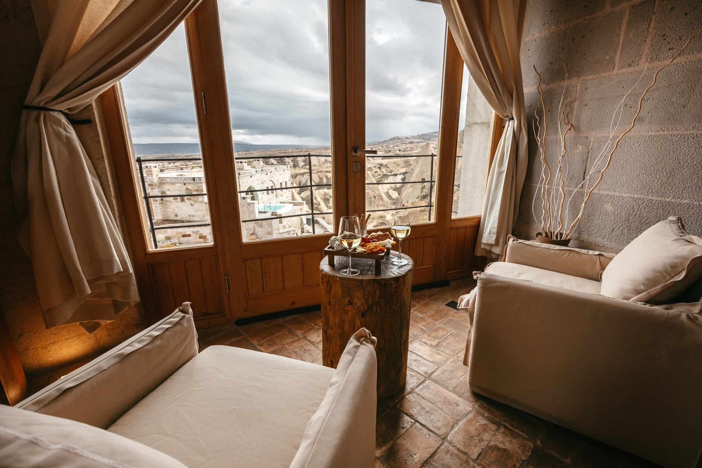 Millstone Cave Suite: A suite with a balcony, featuring a fairy chimney, a room with a valley view, and a balcony.