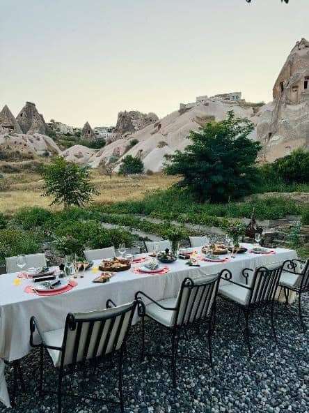 Millstone Cave Suites bahçesinde vadi manzaralı özel etkinlikler